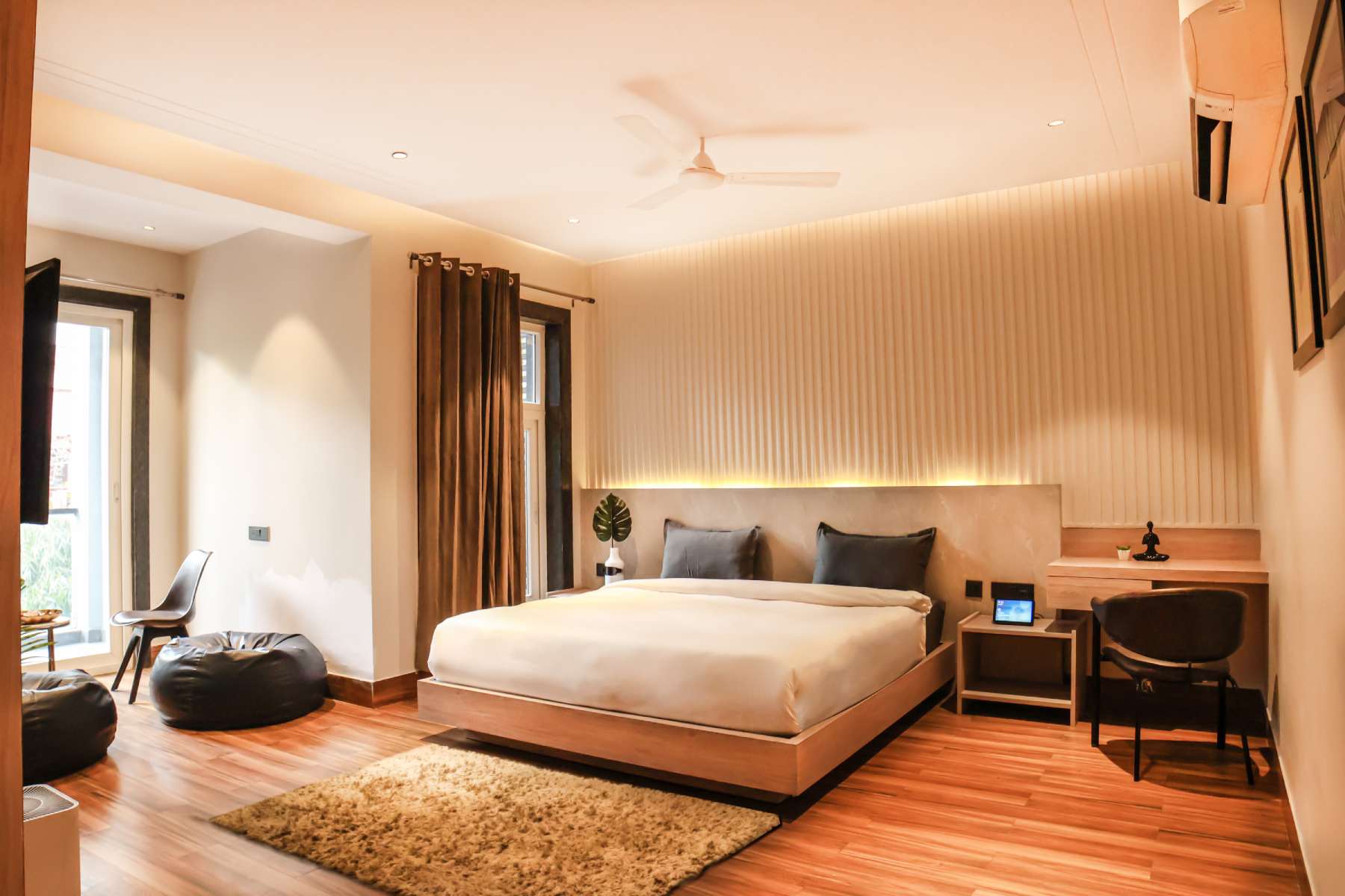 Short stay in phase 1 gurgaon housr phase 1