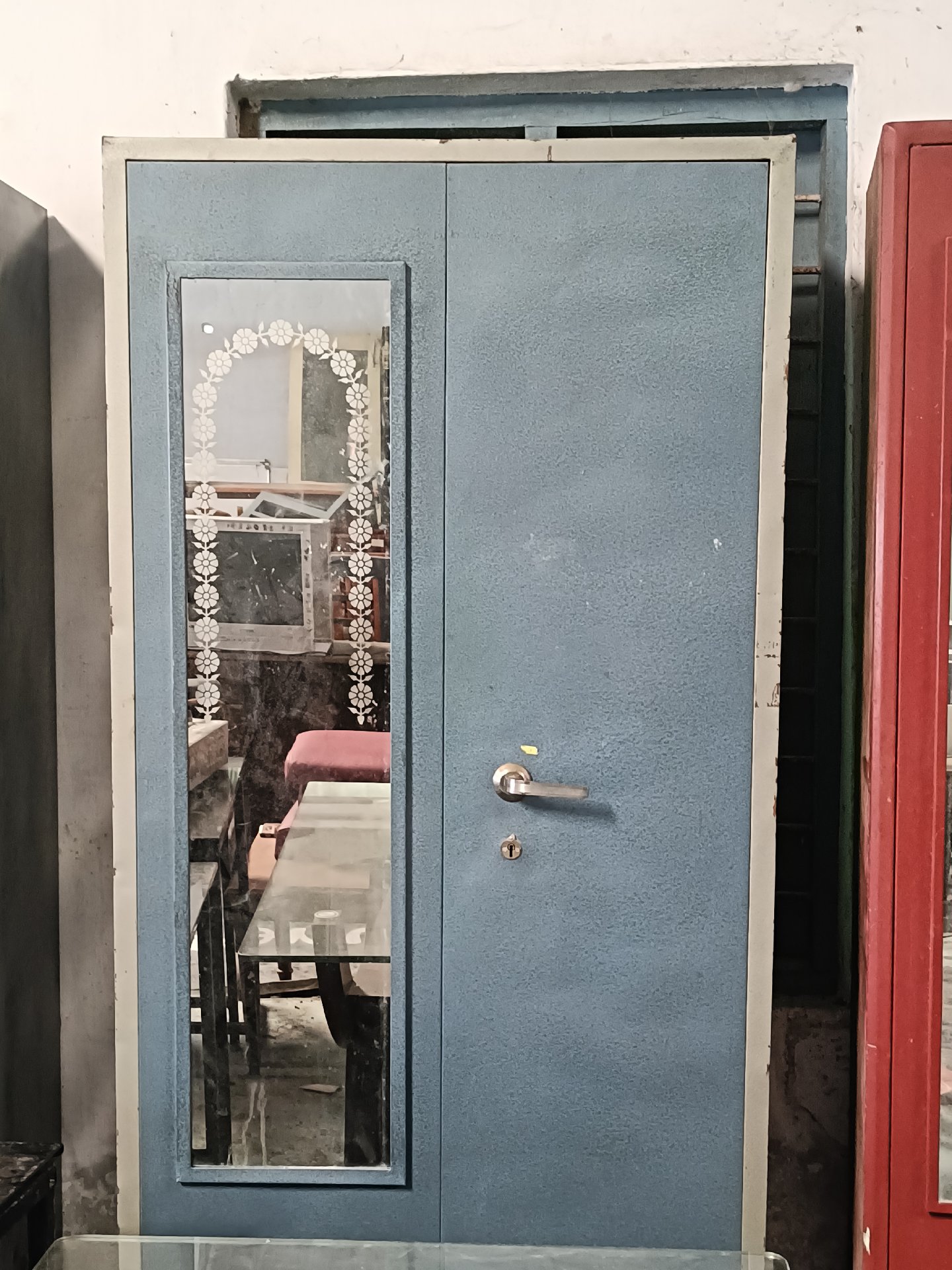 steel alamara for rent in Kochi