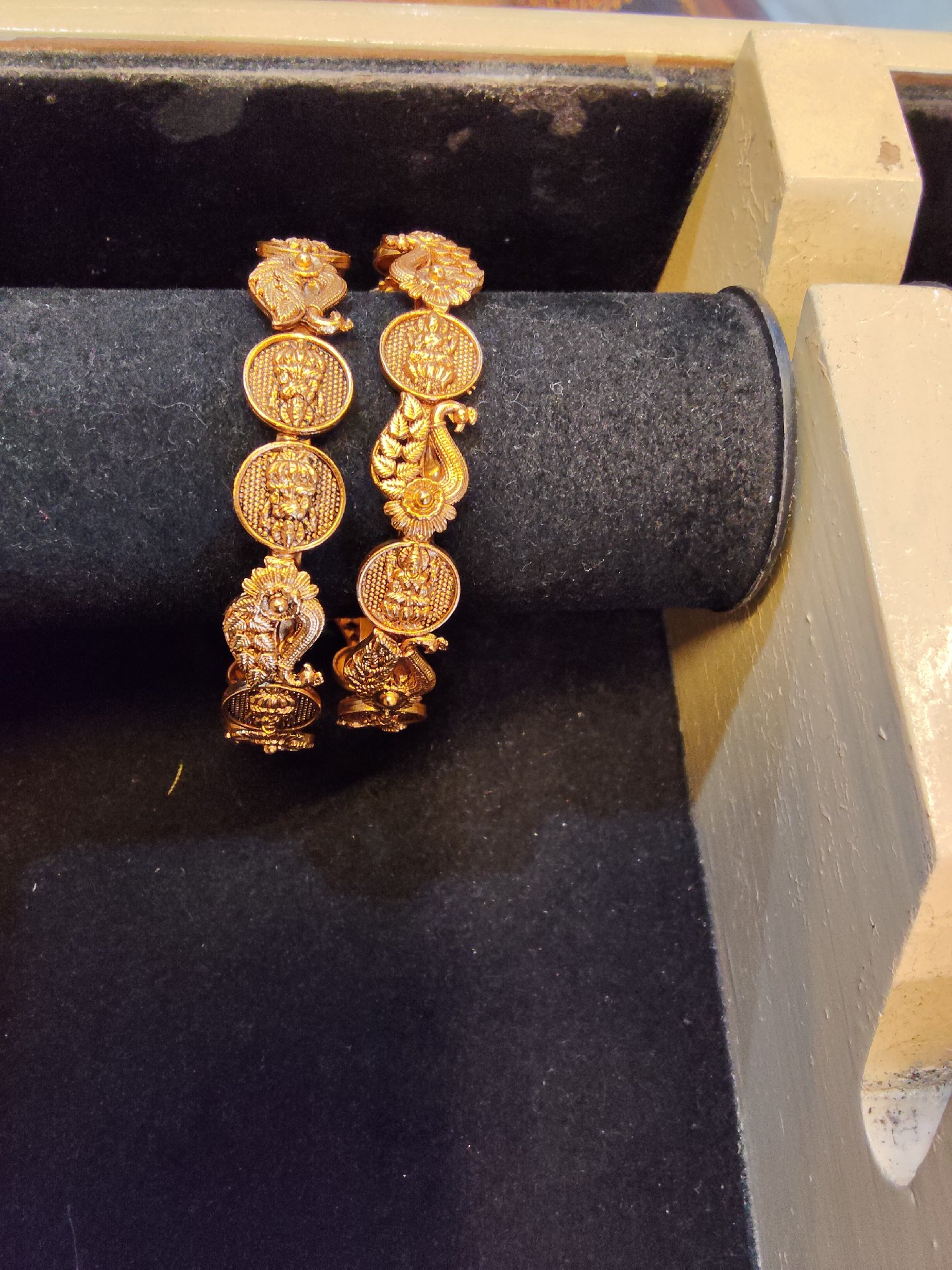 Bangles for rent in Kochi
