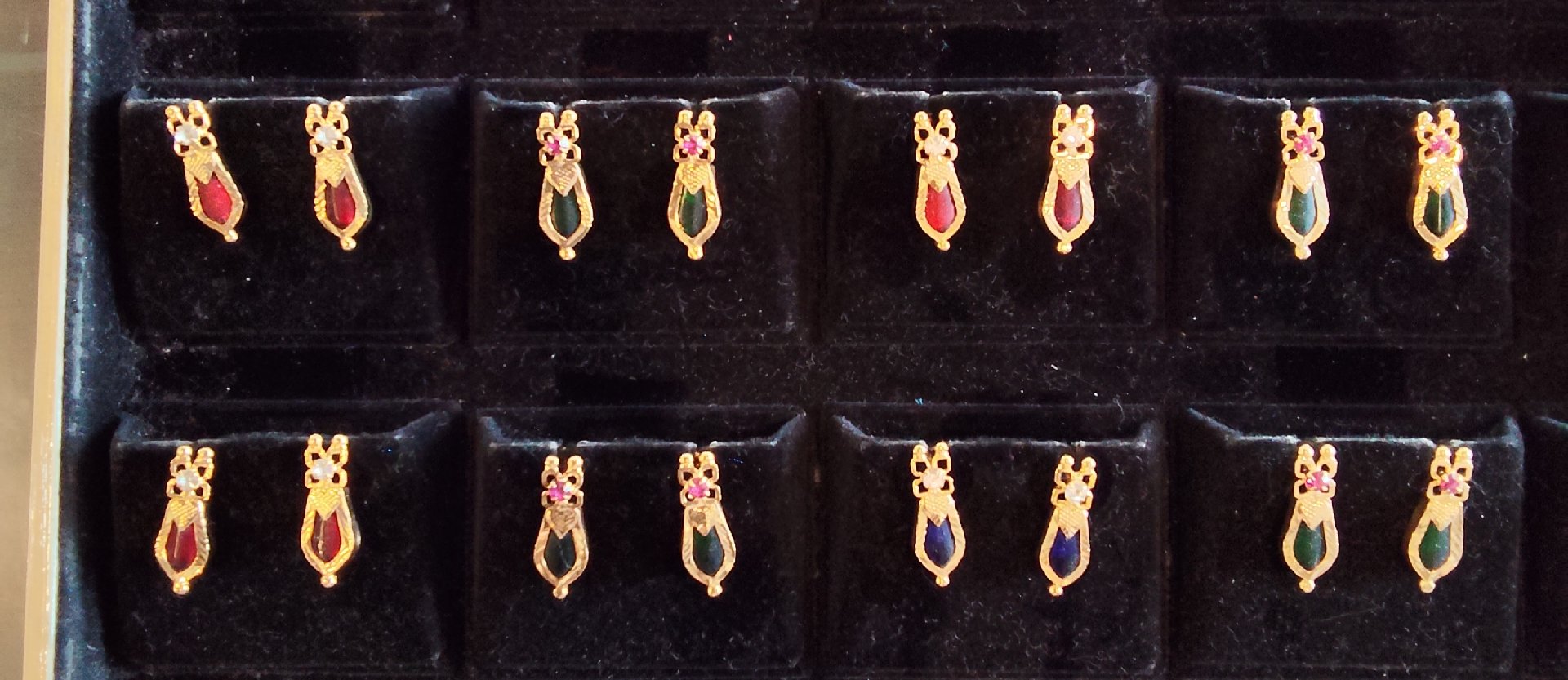 Earings for rent in Kochi