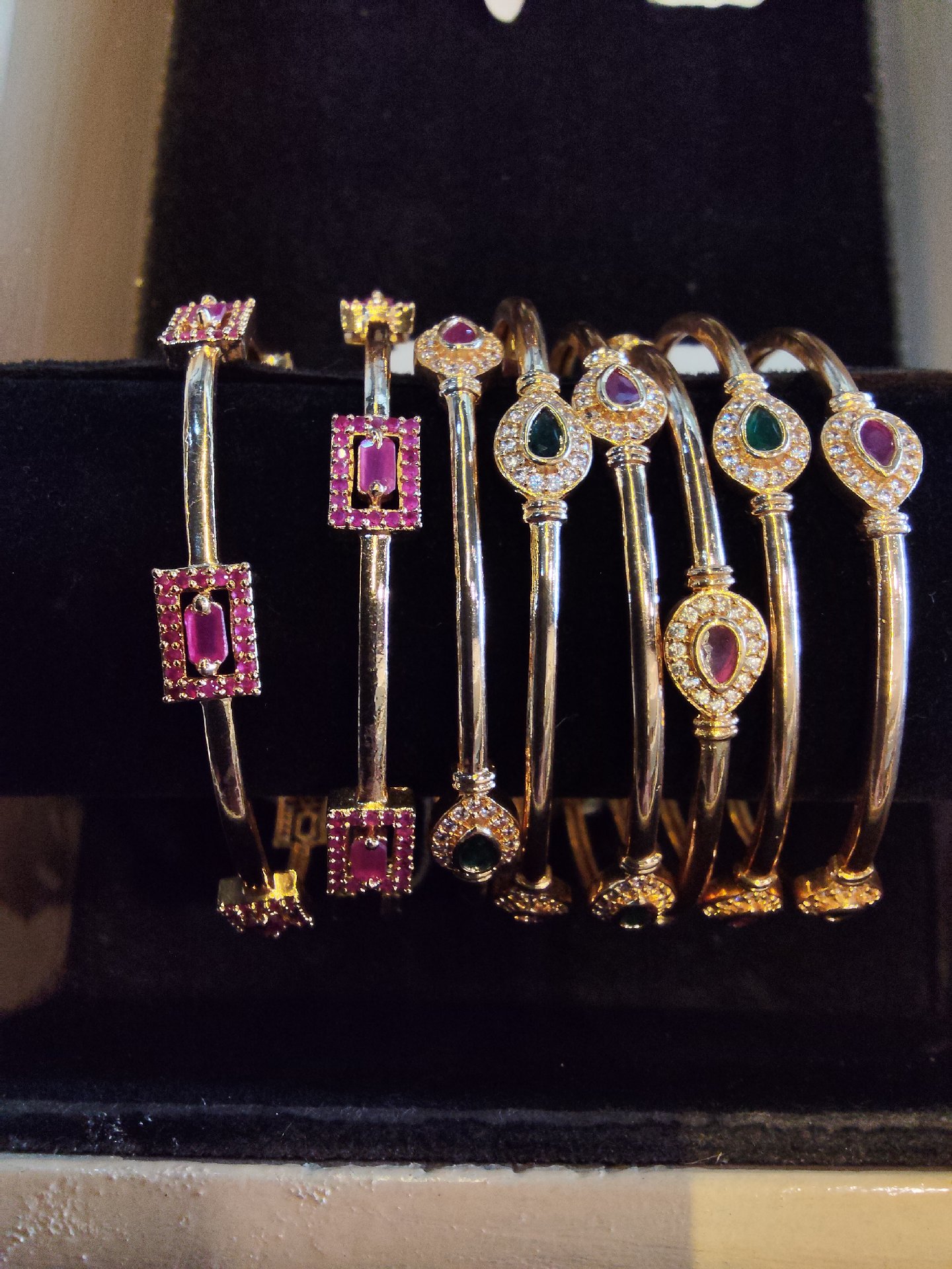 Bangles for rent in Kochi