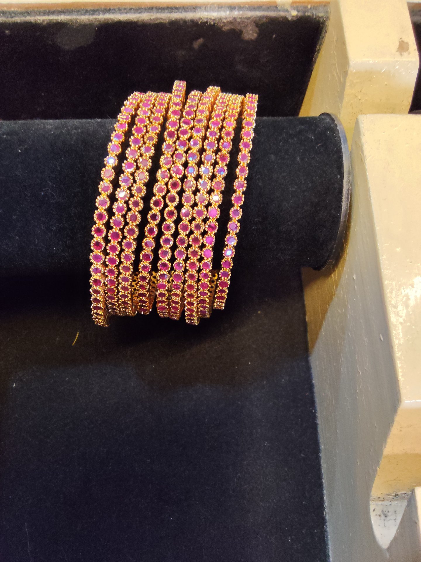 Bangles for rent in Kochi