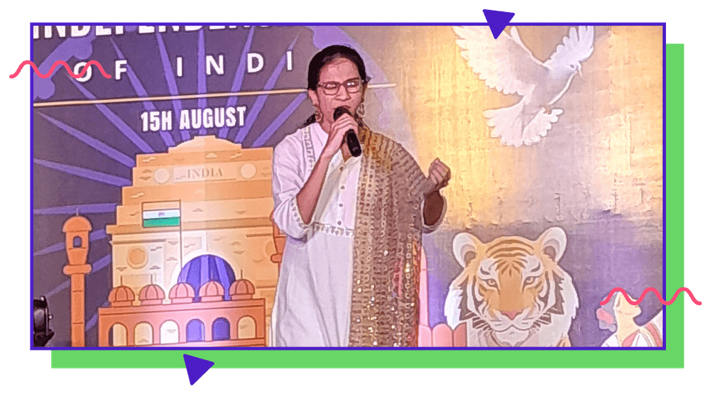 Snippets of Mayuri Atre, singing at Nexus Mall.