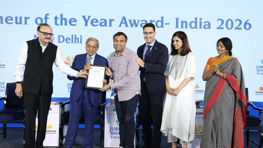 Vineet Saraiwala getting felicitated as the Top 5 finalists at SEOY India Awards 2026. 