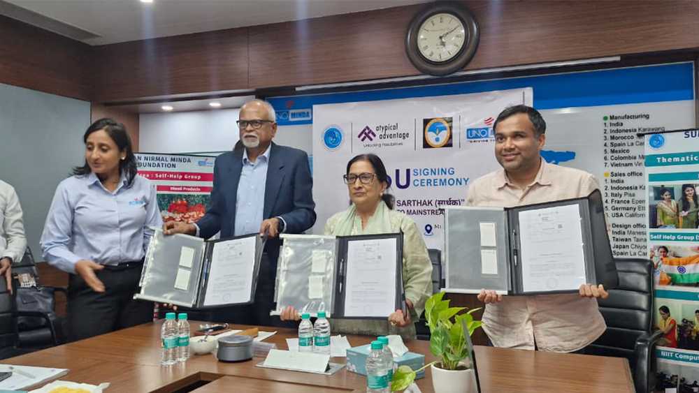 Vineet Saraiwala with leaders from Suman Nirmal Minda Foundation and Karuna Vidya Foundation at the MoU signing Ceremony.