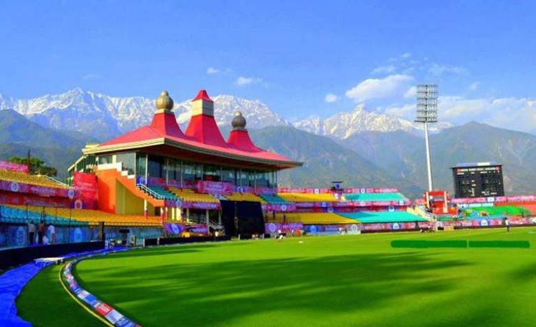 Dharamshala  to Delhi Taxi