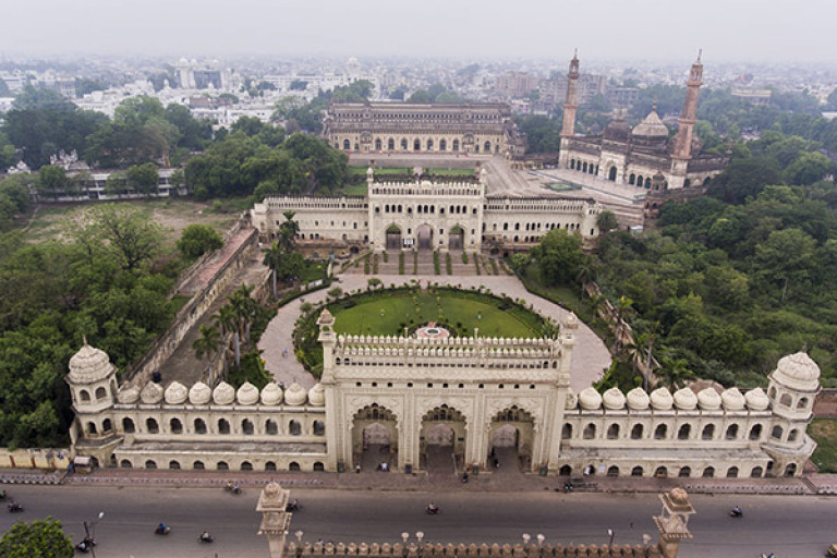 Pantnagar to Lucknow Taxi