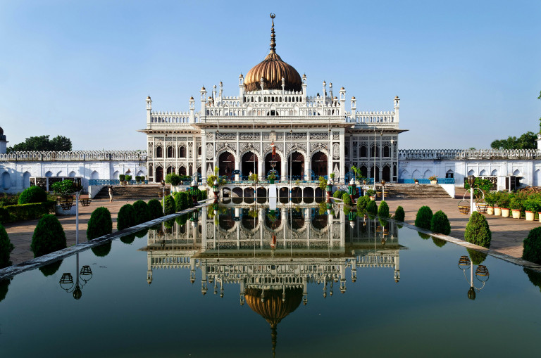 Lucknow to pantnagar Taxi