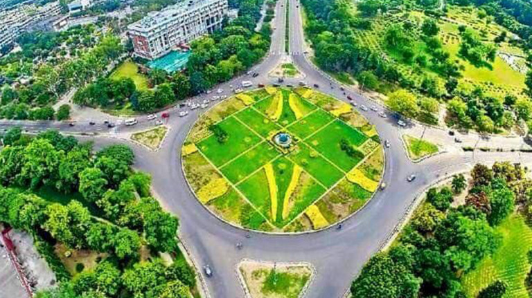 Chandigarh to Agra Taxi