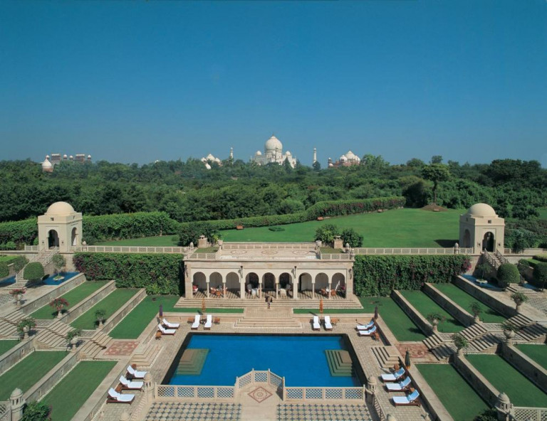 Agra to Jammu kashmir Taxi
