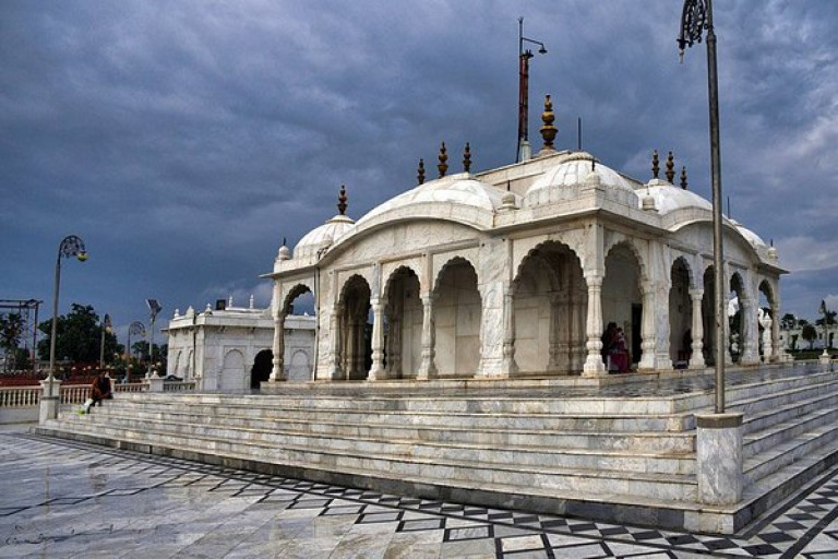 Taxi Service in Barauni Bihar