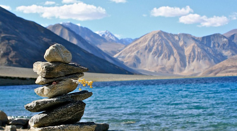 Lah-Ladakh to Delhi Taxi