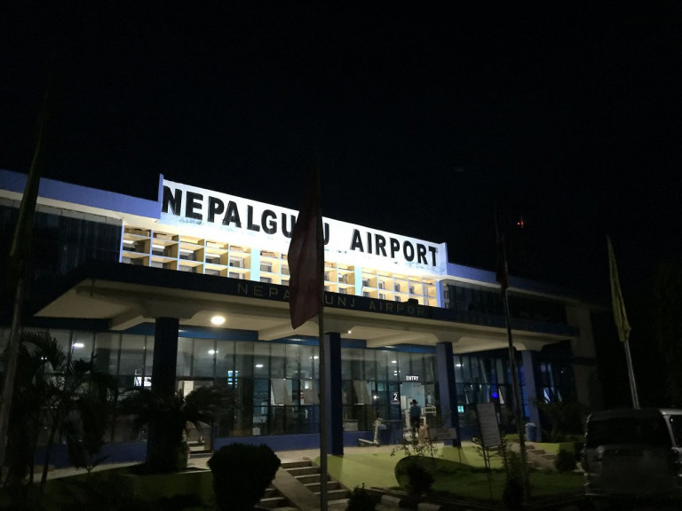 Nepalganj  to Delhi   Taxi