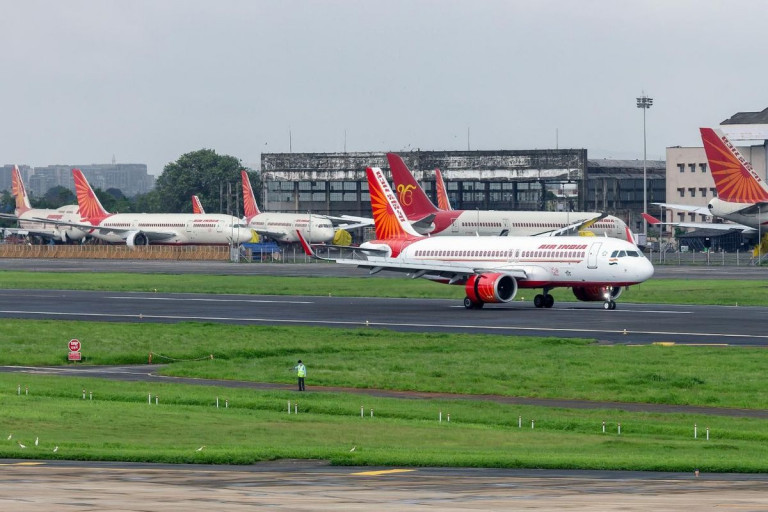 Jolly Grant Airport (DED) Dehradun to Agra Taxi