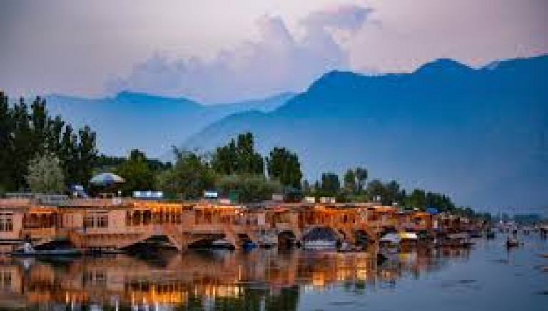 Srinagar to Rishikesh Taxi