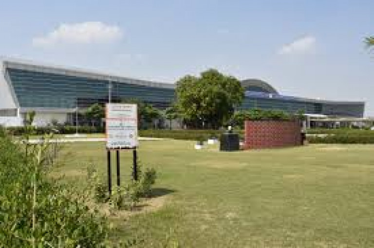 Varanas Airport to Agra Taxi