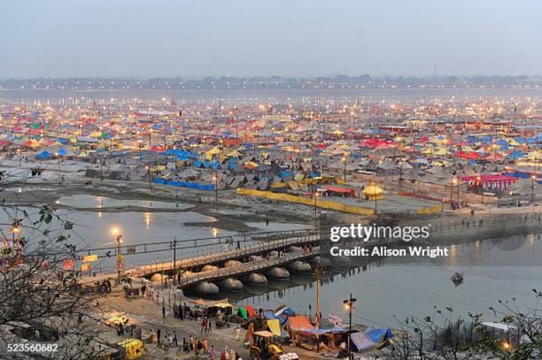 Gurgaon to Prayagraj Taxi