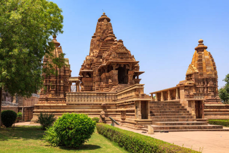 Varanasi to Khajuraho Taxi
