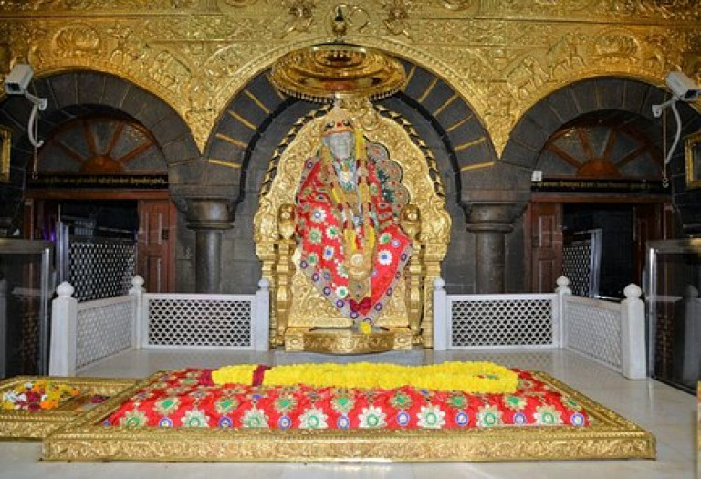 Shirdi Maharastra to Omkareshwar MadhyPradesh  Taxi