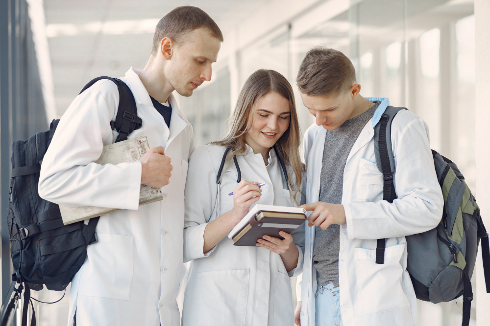 Alternative Careers for Doctors: Exploring Non-Clinical Pathways 1 31517.jpg