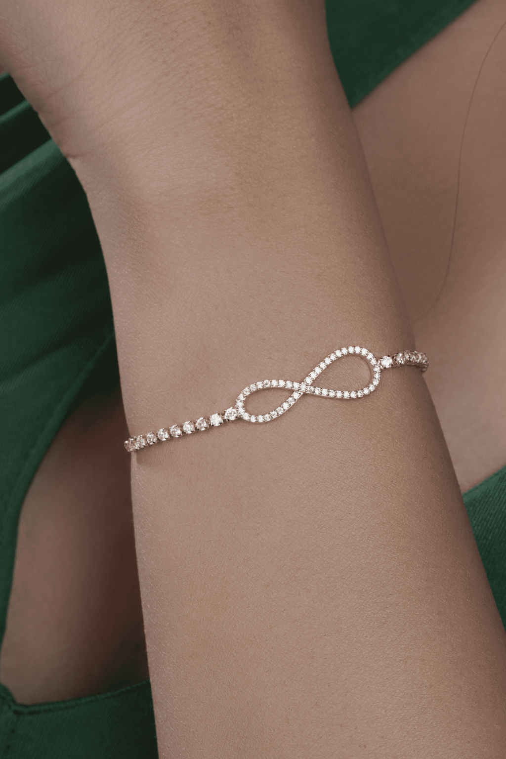 Minimalist Diamond Bracelets for the Modern Woman 1 new_cfd16ecc-8b2d-4f3b-9ebb-9a43_1_optimized_2000.png