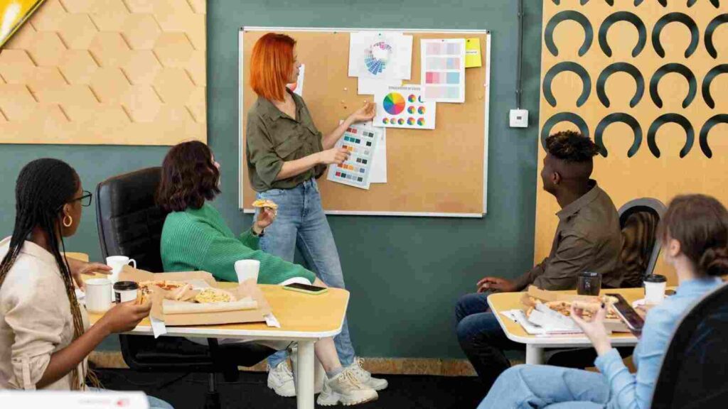 How Classrooms with Immersive Learning through XR Reshape Higher Education 1 Empowering-Classrooms-with-Immersive-Learning-through-XR.jpg