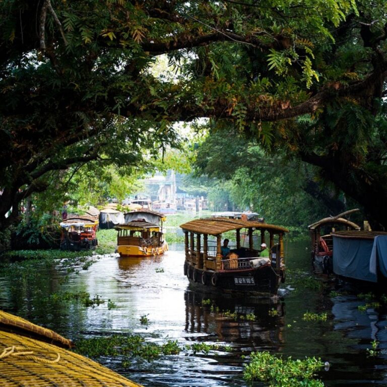 tourism-6852475_1280.jpg