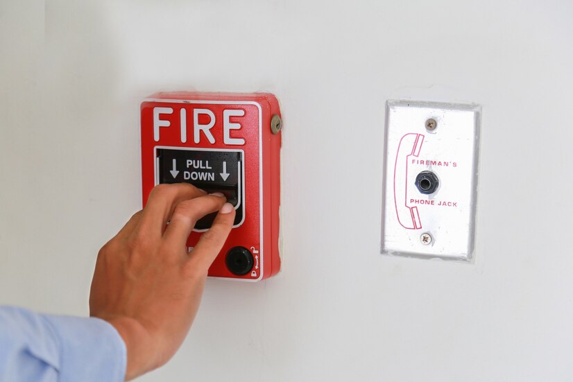 fire-alam-box_34936-78.jpg