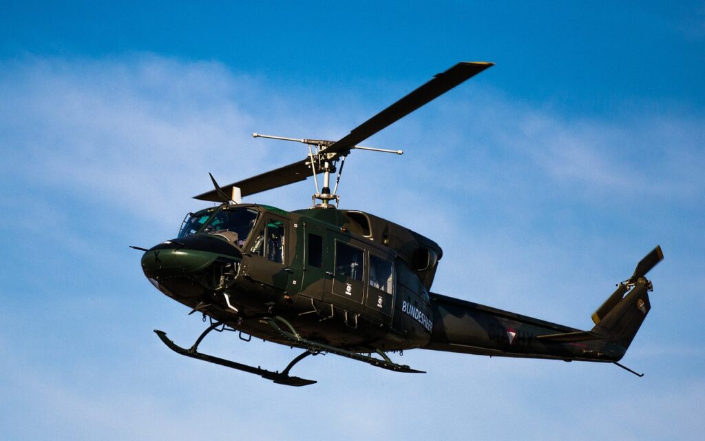 helicopter-481538_1280.jpg