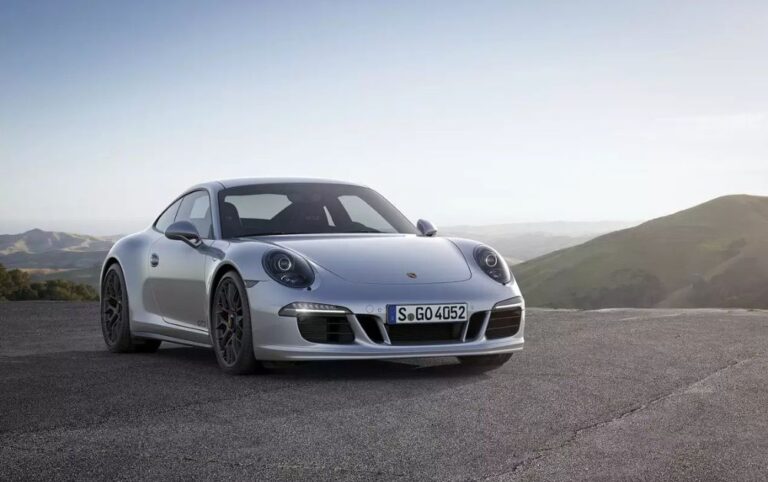 Get-Premium-Comfort-and-Performance-with-Porsche-Rent-Dubai.jpg