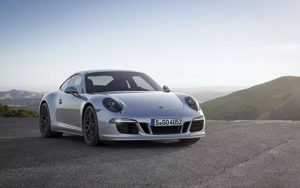 Get-Premium-Comfort-and-Performance-with-Porsche-Rent-Dubai.jpg