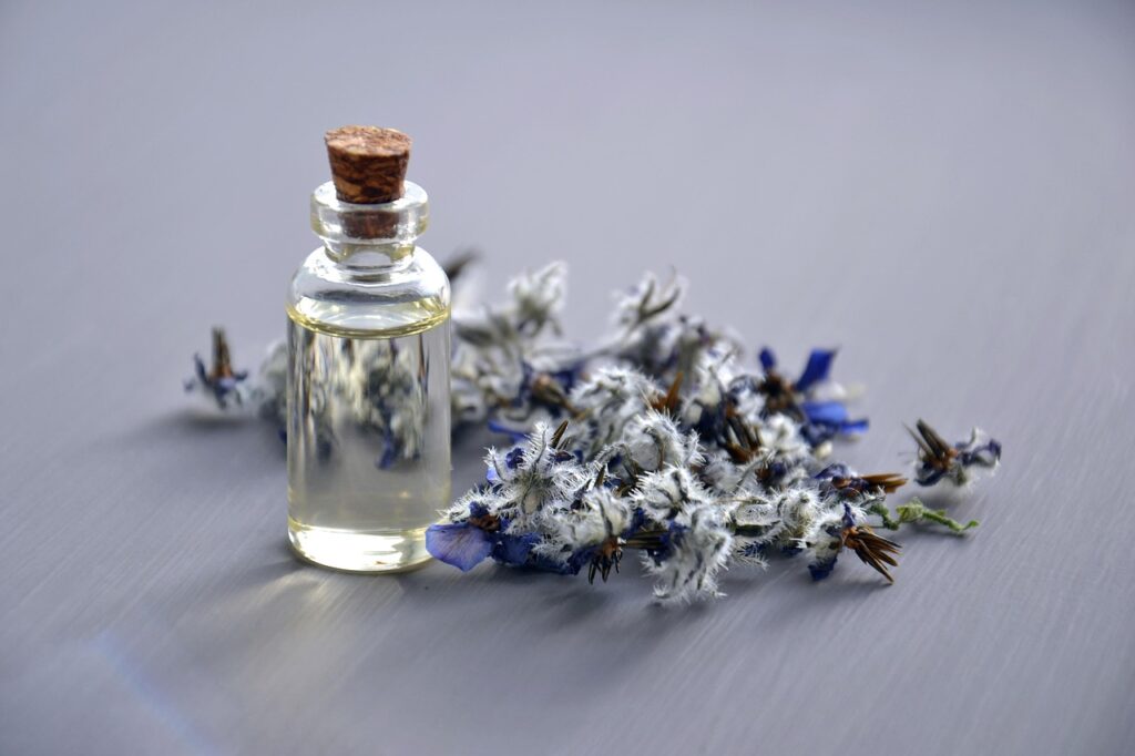 cosmetic-oil-3164684_1280.jpg