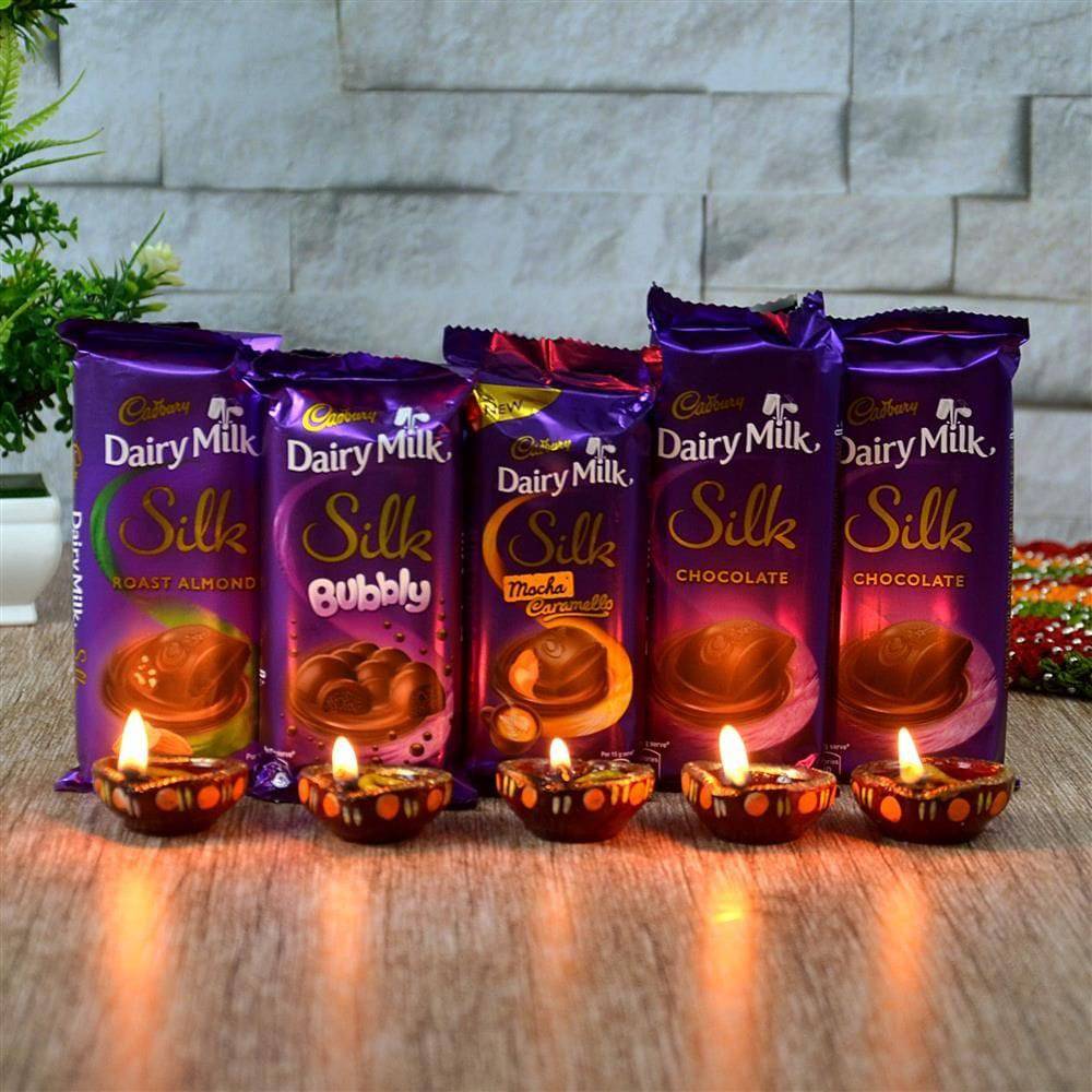 diwali-silk-hamper-manual-yuvaflowers-bestgifts-1416-default-title-42166574252312.jpg