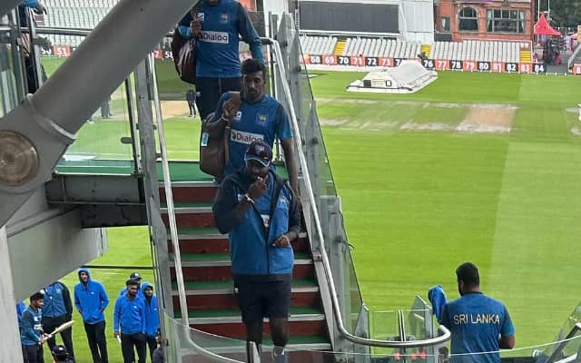 ENG vs SL: मैनचेस्टर टेस्ट से पहले श्रीलंका के ड्रेसिंग रूम में लगी आग, सभी खिलाड़ियों को बाहर निकाला गया लेकिन…