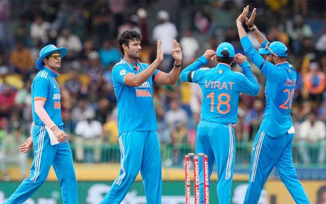 IND vs SL: शिवम दुबे ने कुछ इस तरह कुसल मेंडिस को फंसाकर लिया अपना पहला वनडे विकेट- वीडियो देखें