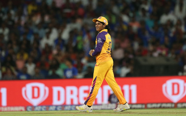 WPL 2025 Auction: गुजरात जायंट्स ने धमाकेदार मिडिल ऑर्डर बल्लेबाज सिमरन शेख को 1.90 करोड़ रुपए में अपनी टीम में किया शामिल