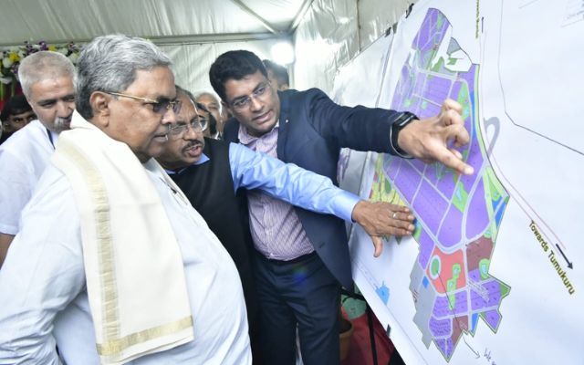 कर्नाटक के तुमकुरु में बनेगा इंटरनेशनल क्रिकेट स्टेडियम, CM Siddaramaiah ने रखी आधारशिला