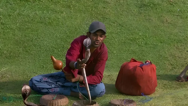 SL vs BAN 2025 Snake charmer grabs attention on Day 5 of Galle Test