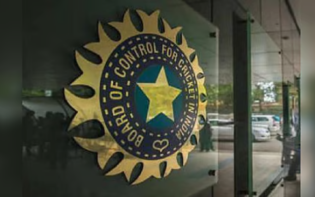 BCCI ने नए लीड स्पोंसर के लिए आवेदन किए आमंत्रित, ऑनलाइन गेमिंग, सट्टेबाजी कंपनियों को बोली लगाने से किया गया प्रतिबंधित