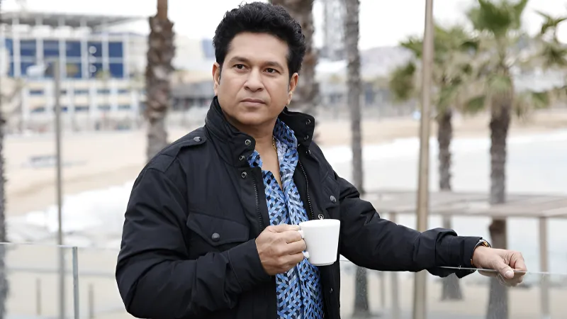 Sachin Tendulkar keeps 15-year promise to teammate who batted with broken hand for his India debut