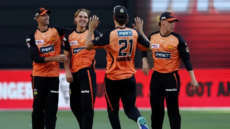 BBL 2025-26 Match 1, SCO vs SIX Match Prediction – Who will win today’s BBL match between Perth Scorchers vs Sydney Sixers