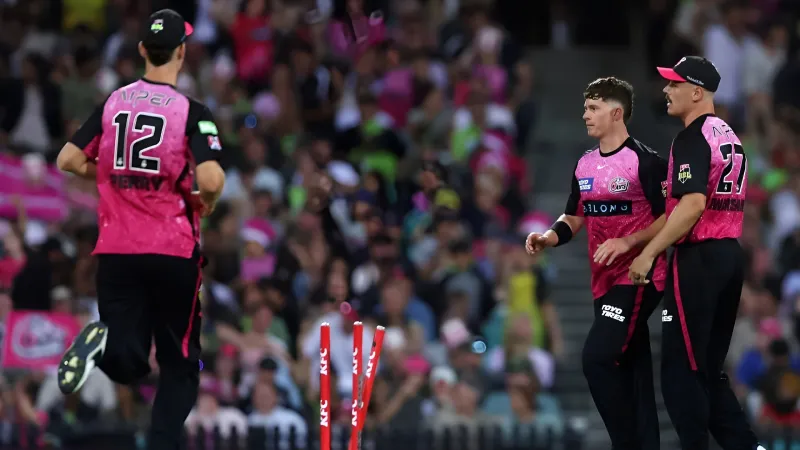 BBL 2025-26 Match 1, SCO vs SIX Match Prediction – Who will win today’s BBL match between Perth Scorchers vs Sydney Sixers