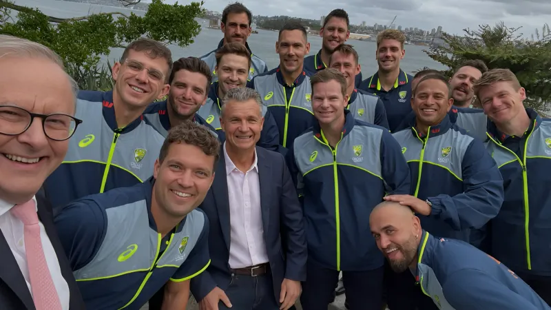 Ashes 2025-26 Australian PM Anthony Albanese hosts Australia and England players ahead of Sydney Test