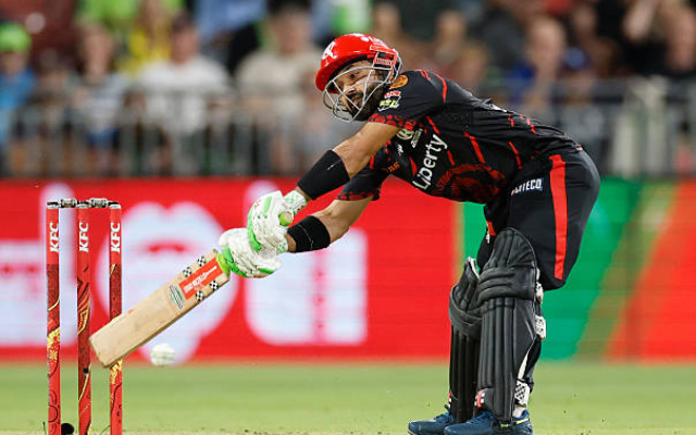 BBL 2025-26: सुस्त पारी के बाद सिडनी थंडर के खिलाफ रिटायर्ड आउट हुए मोहम्मद रिजवान! देखें वायरल वीडियो