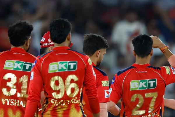 आईपीएल 2026 में पंजाब किंग्स ये 3 खिलाड़ी पूरे सीजन बैठ सकते हैं बाहर