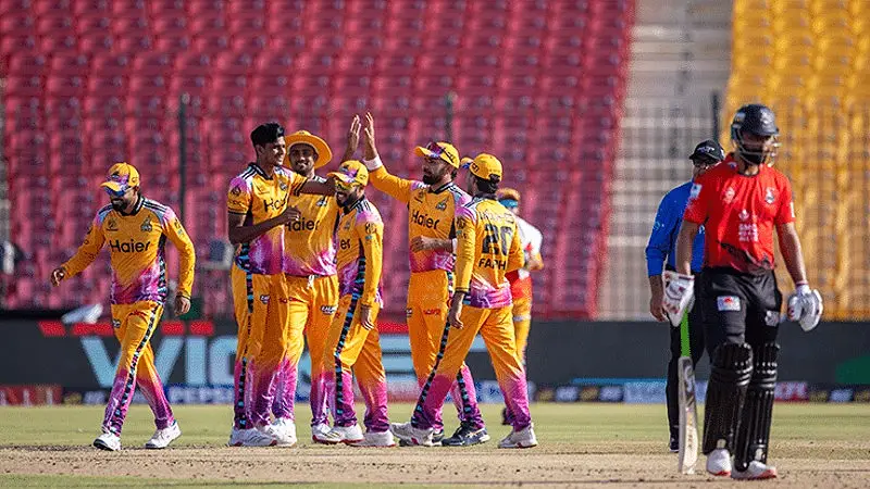Peshawar Zalmi vs Lahore Qalandars Highlights, 19th Match | Apr 11: Kusal Mendis Masterclass Powers Zalmi to Dominant 76-Run Thrashing