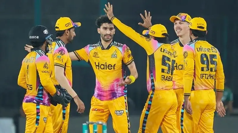 Quetta Gladiators vs Peshawar Zalmi Highlights, 23rd Match | Apr 15: Muqeem 3/25 Wrecks Quetta Middle Order as Babar Azam Anchors Clinical 8-Wicket Chase