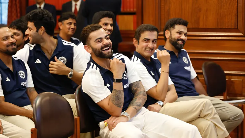 Virat Kohli, Rohit Sharma, Gautam Gambhir share laugh during Indian team's High Commission visit