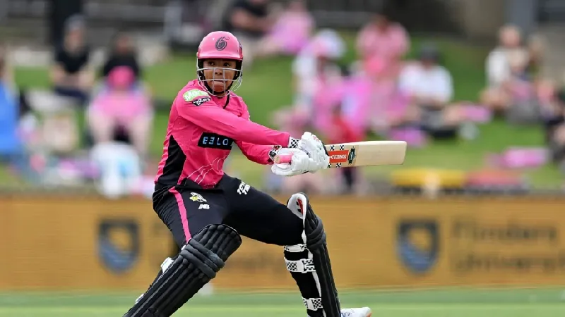 Sydney Sixers re-sign Sophia Dunkley for WBBL12