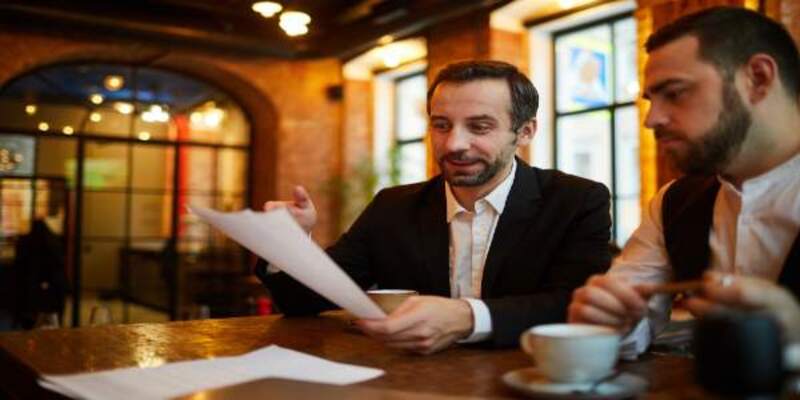 Business meeting in restaurant